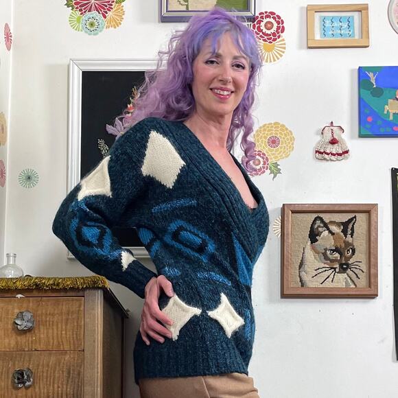 Vintage Deep V Neck Teal Sweater, 1980s Graphic Pop Art Cozy Pullover, Sz S-M - Picture 2 of 11